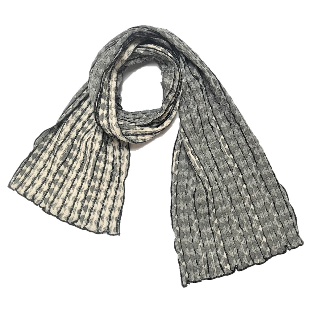 NUNO Scarf: "Trap Triangle" (Licorice)